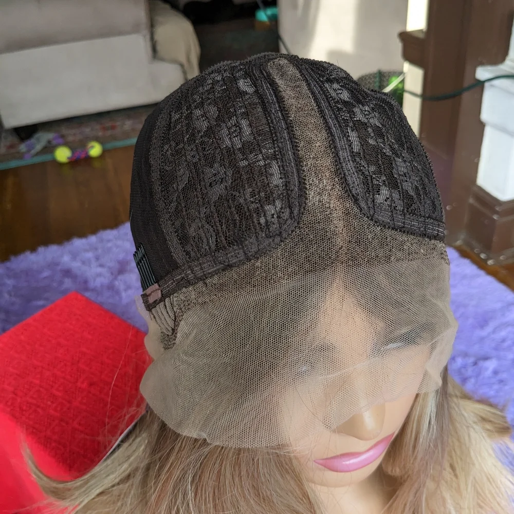 LAST ONE lace front: Dirty blonde brunette